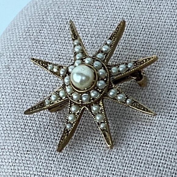 Gold Tone Seed Pearl Eight Point Star Brooch - Picture 11 of 12